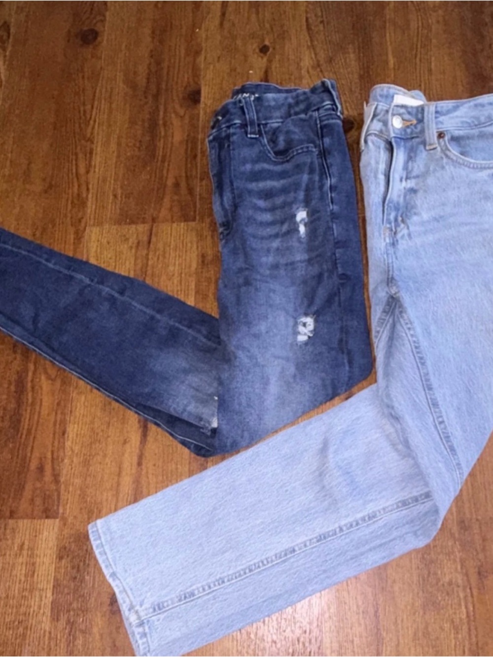 American Eagle / H&M Women's Distressed Denim Jeans Lot Light & Dark Blue size 2